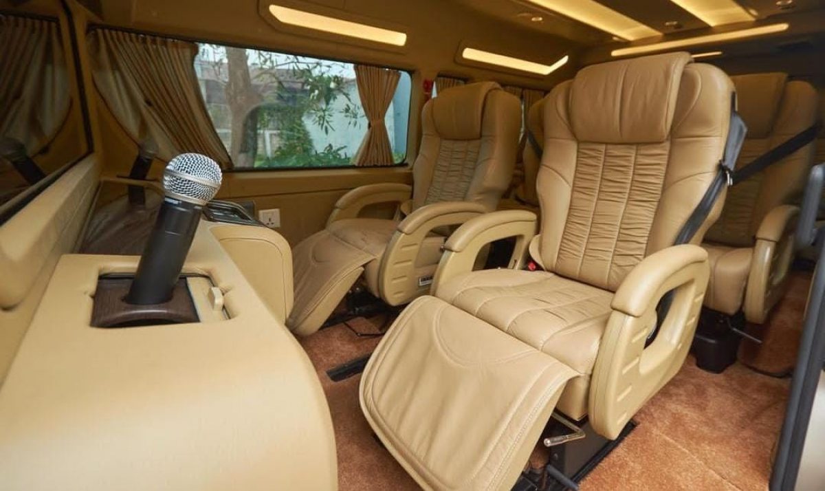 Hiace Luxury – Kapasitas 9 Seats